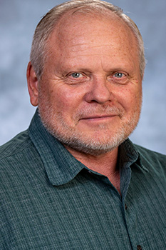 headshot of christopher ramsey